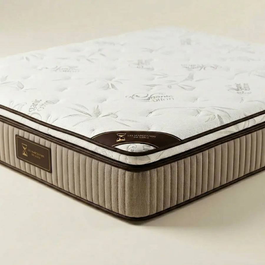 Matelas hybride Nuage 30 cm vue en angle montrant les couches de confort et le coutil matelasse
